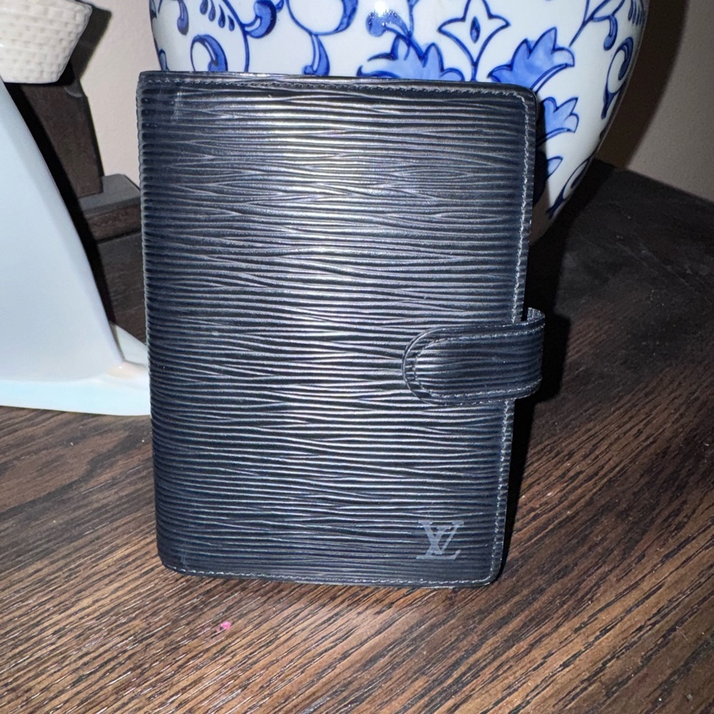 Louis Vuitton agenda. Great condition.